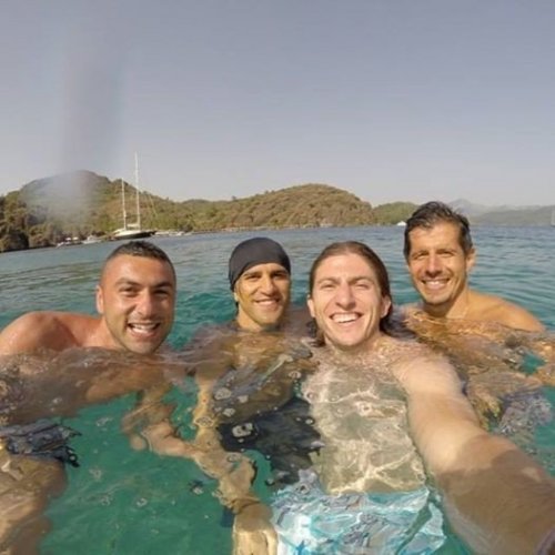 ÜNLÜ FUTBOLCULAR MARMARİS’TE TATİLDE