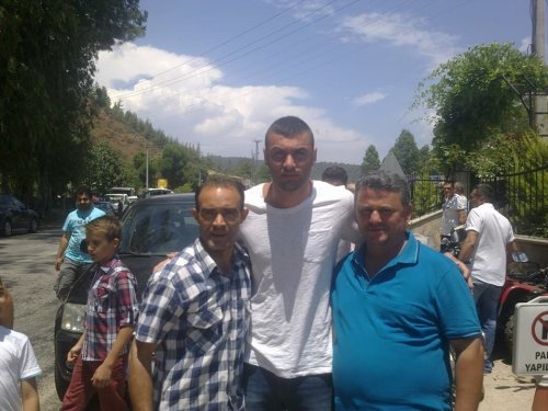 ÜNLÜ FUTBOLCULAR MARMARİS’TE TATİLDE