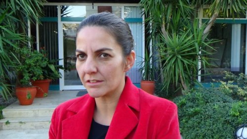 ÜNLÜ OYUNCU, BABASININ YOĞUM BAKIMDA OLDUĞUNU ÖĞRENİNCE SETİ BIRAKIP BODRUM’A KOŞTU