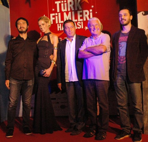 WILMA ELLES TÜRK KIZLARINA ÖVGÜ YAĞDIRDI