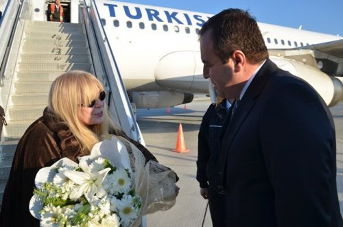 ZERRİN ÖZER POLİS KONSERİ İÇİN DENİZLİ’YE GELDİ